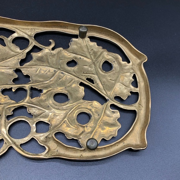 Vintage Brass Footed Trivet Vine Ivy Grape Leaf 10”x5.5” Rare - Picture 7 of 9